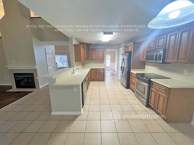 7126 Yardley Way — Photo 4