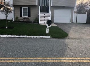 10 Silva St, Cumberland, RI 02864