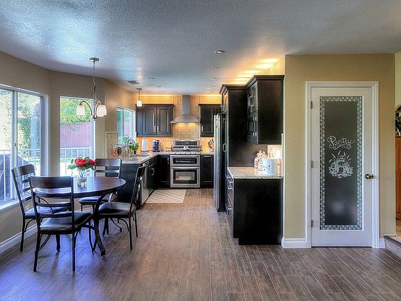 5th image of 1643 E Highland Ave