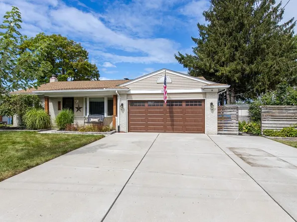 5914 Pleasant Dr, Waterford, MI 48329