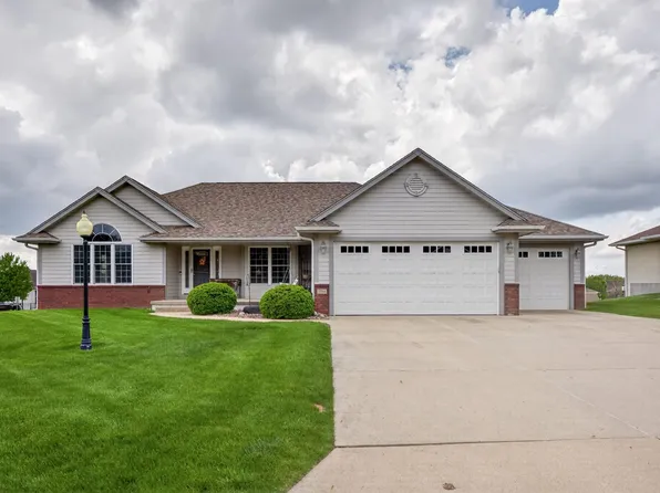 5764 NW 3rd Ct, Des Moines, IA 50313