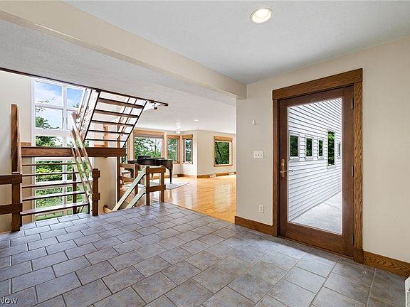 5th image of 49751 Parkview Dr