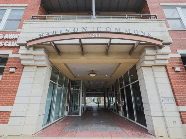 7243 Madison St APT 318, Forest Park, IL 60130