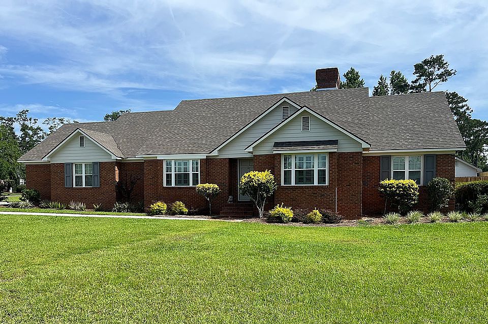 1st image of 2604 Pebblewood Dr
