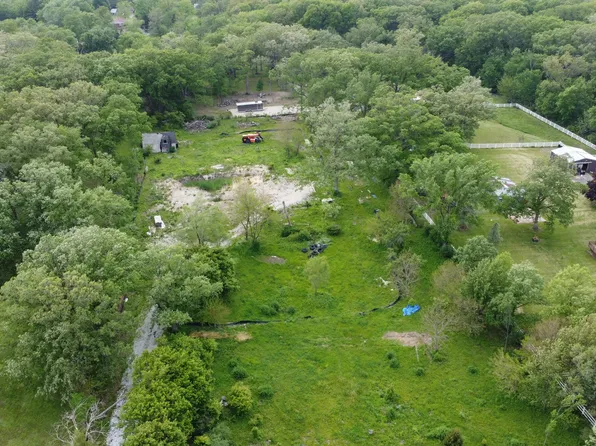 24232 S Kings Rd, Crete, IL 60417