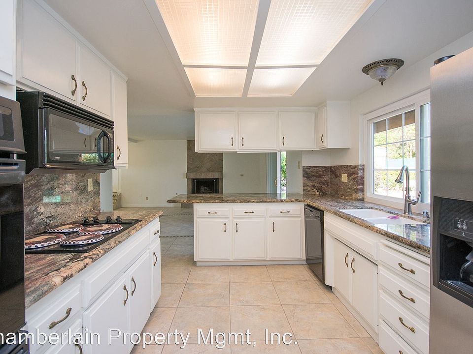 1st image of 938 Alta Vista Ter