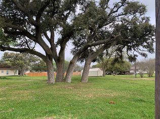 204 W Old Hallettsville Rd, Flatonia, TX 78941