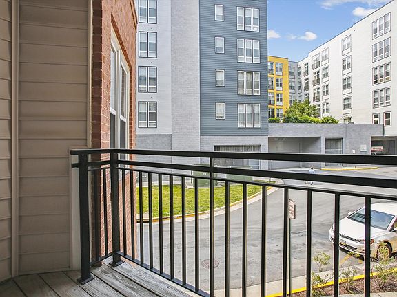3rd image of 2655 Prosperity Ave APT 100