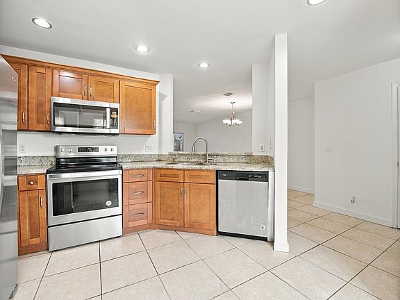 4th image of 4441 SW 11th Place