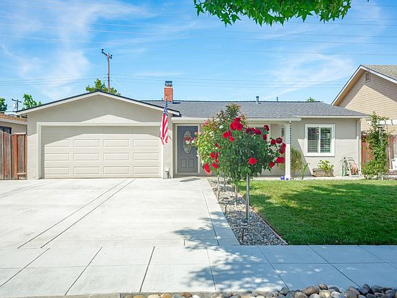 3rd image of 2855 Custer Dr
