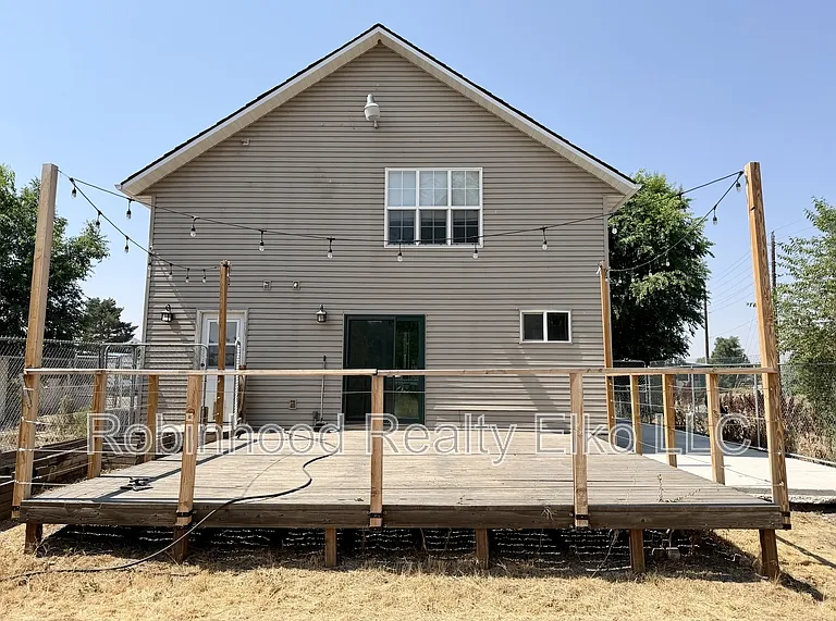 187 B St — Photo 35