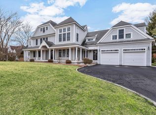 326 Willow Bend Dr, Mashpee, MA 02649