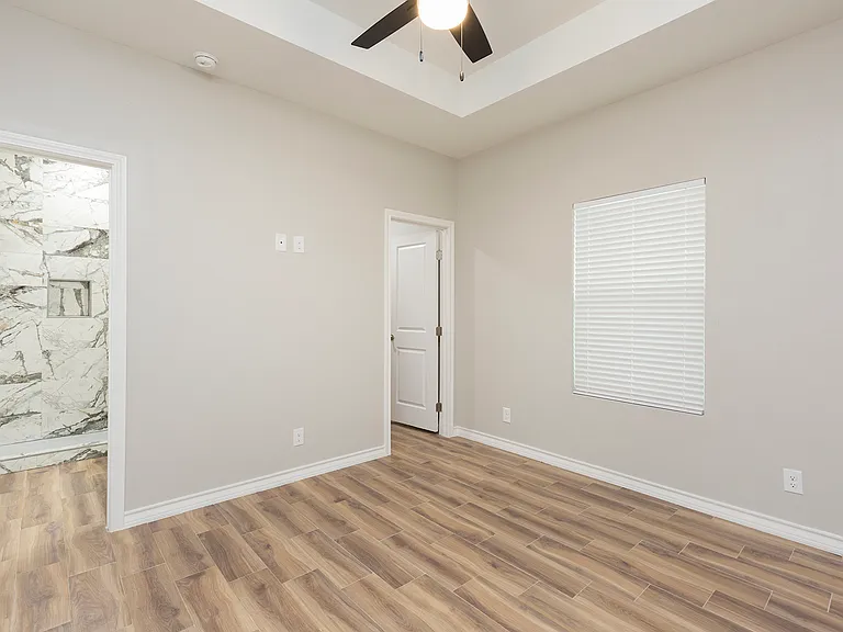 820 E Cedar Ave — Photo 6