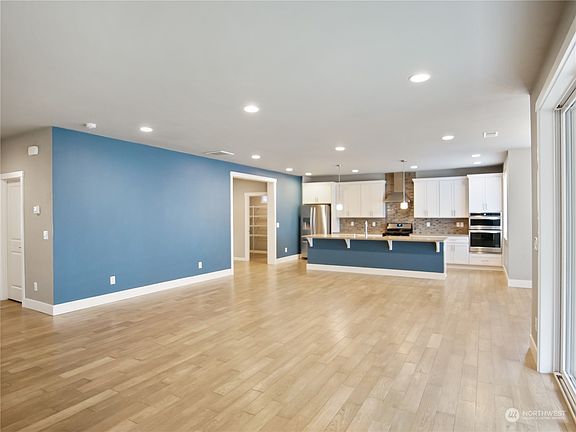 5th image of 16901 124th Avenue Ct E