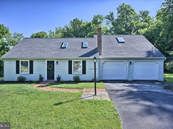 1960 Barton Dr, Lancaster, PA 17603