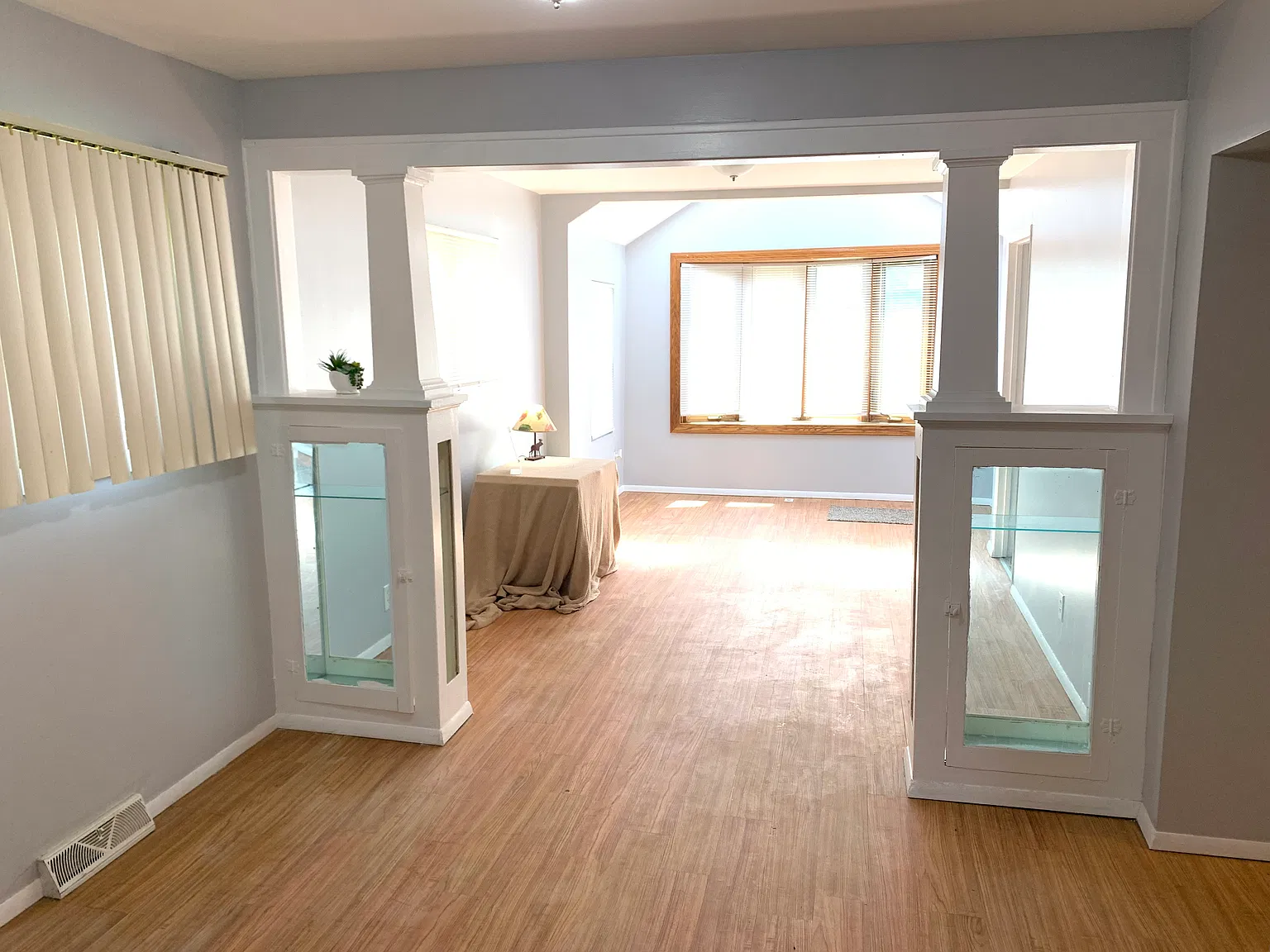 3 bed, 920 sqft, $935 — Photo 2