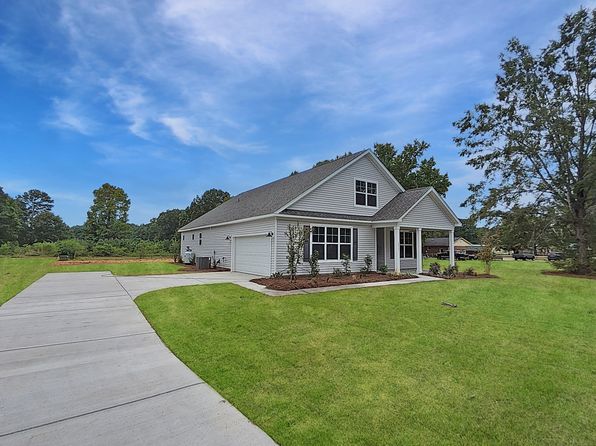 1052 Tennis Ln, Summerton, SC 29148