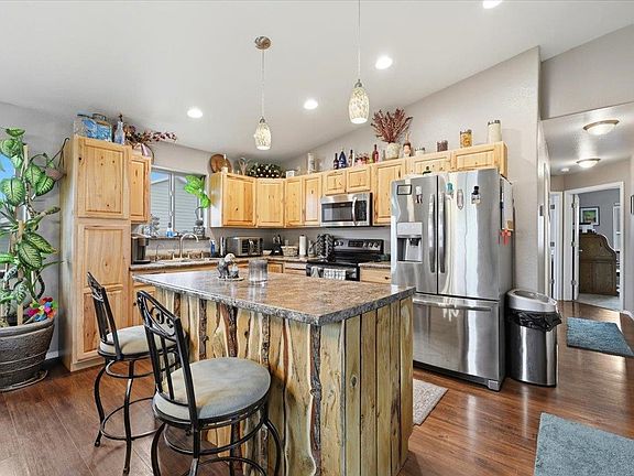 5th image of 654 Teton Way