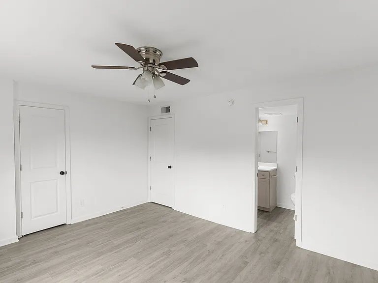Linridge Apartments — Photo 13