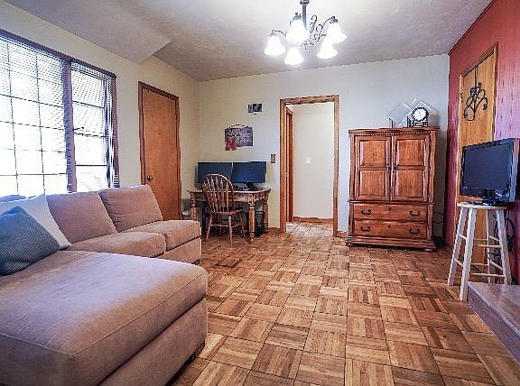 3rd image of 408 S Arthur St