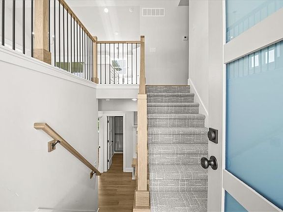 2nd image of 1325 N Holland Ct
