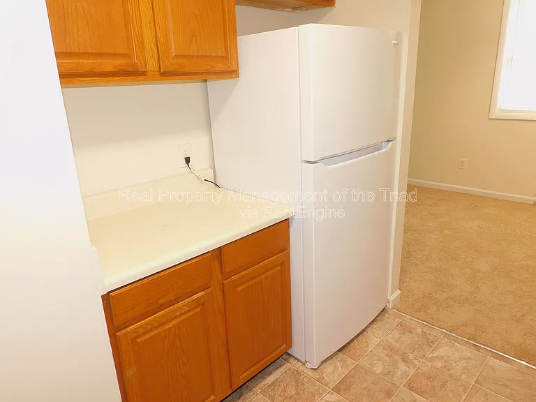 2300 Willow Rd — Photo 5