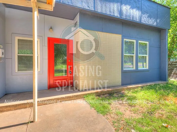 1025 Parsons St — Photo 6