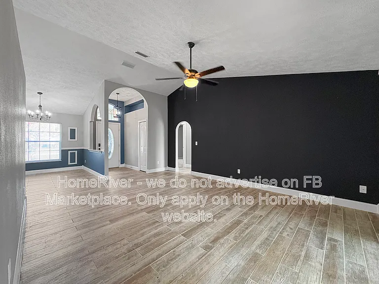 4021 NE 6th Ct — Photo 6