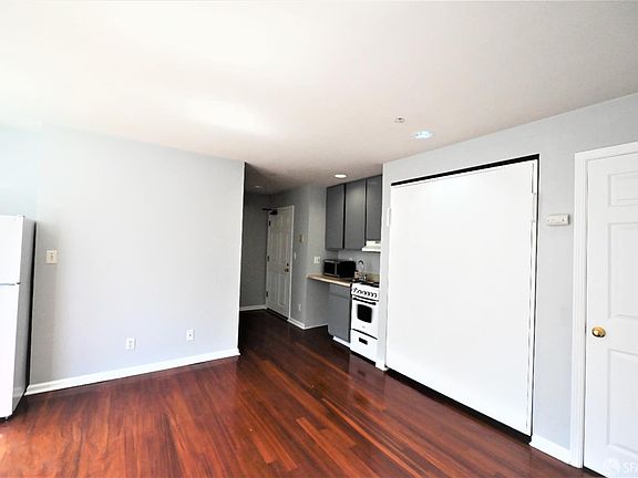 4th image of 195 7th St #209