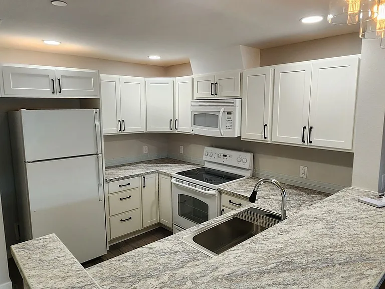 2220 W Woodin Ave #105 — Photo 5