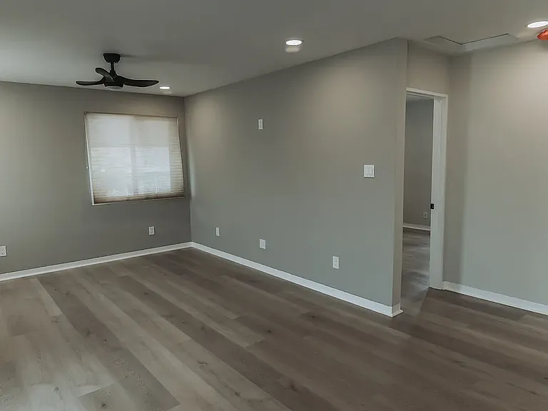 6658 Comstock Ct — Photo 23