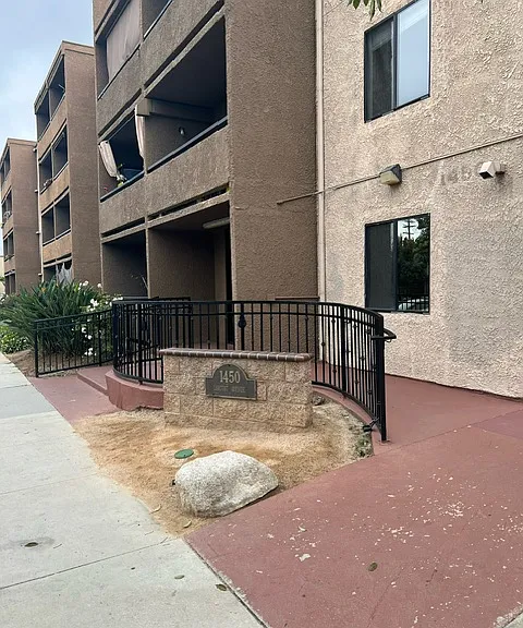 1450 Locust Ave #323 — Photo 1
