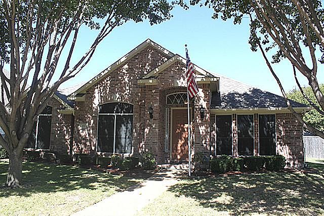 1st image of 384 Sandhill Dr