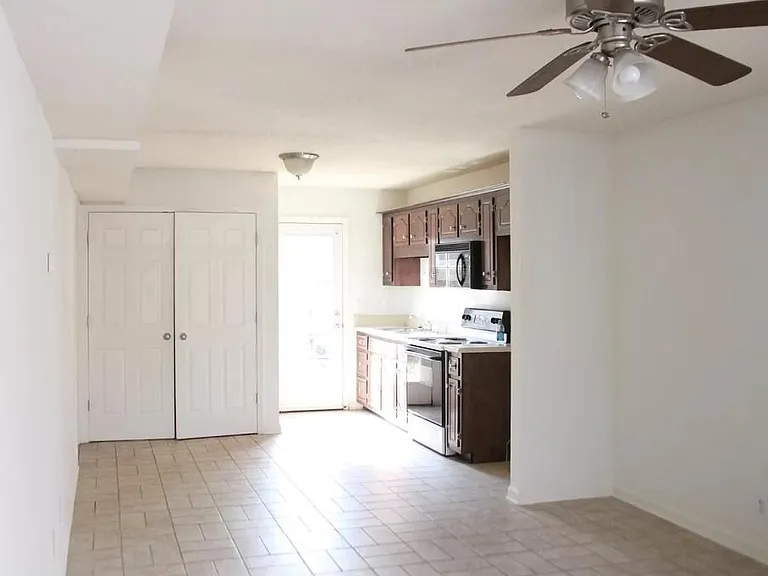 3251 Tower Dr — Photo 9
