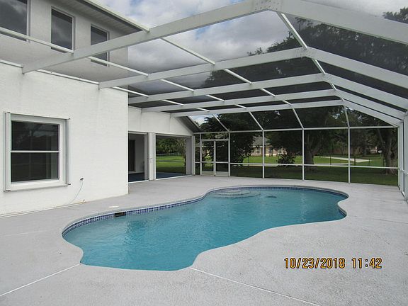 4th image of 2086 SW Bird Ave
