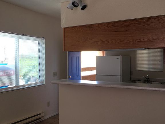 3rd image of 932 N Belvedere Ave APT 4