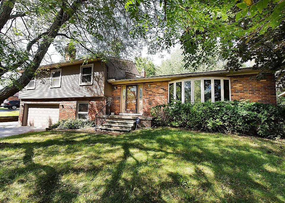 1st image of 5752 Pineview Dr