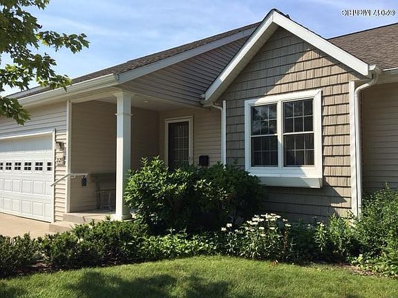 2nd image of 2129 Rosewood Ln