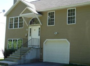 39 Locust Ave, Worcester, MA 01604