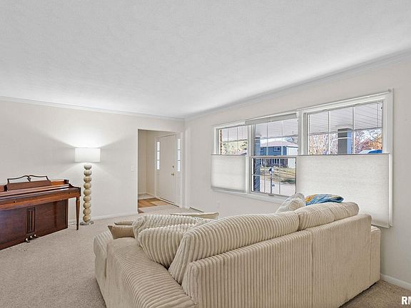 4th image of 4406 Belle Ave