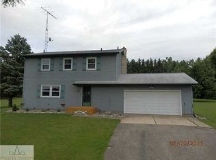 4240 Round Lake Rd, Laingsburg, MI 48848