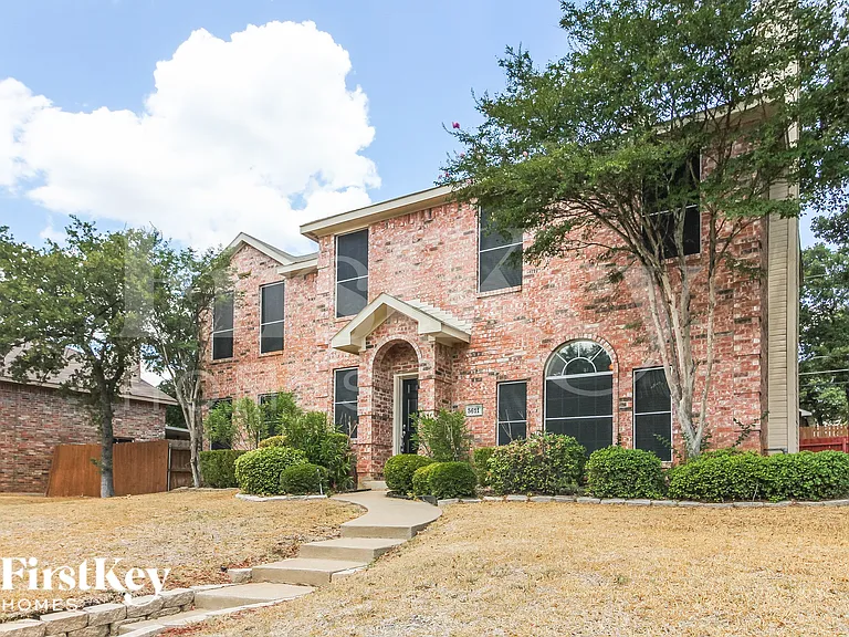 5611 Chimney Rock Dr — Photo 2
