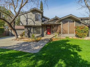 596 W Barstow Ave, Fresno, CA