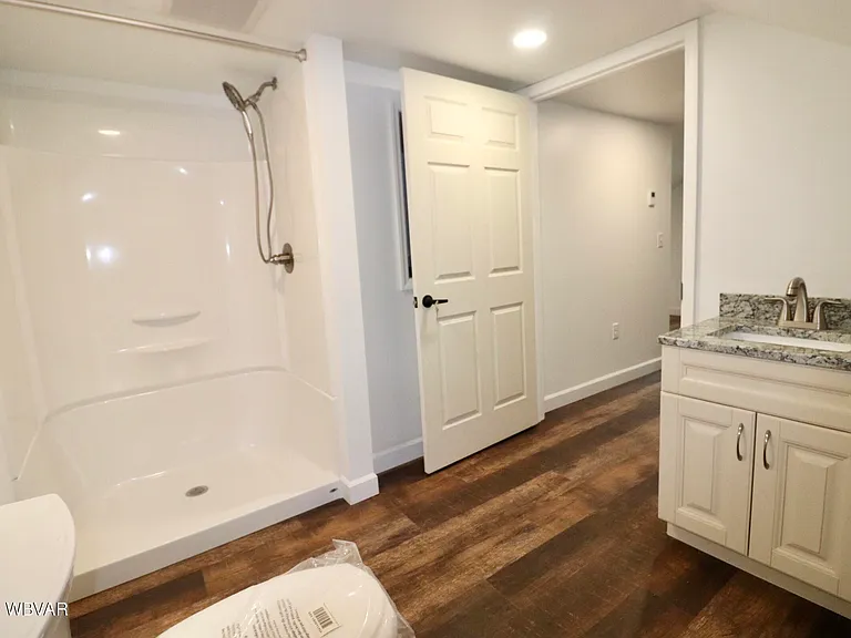 17 Lindbergh Ave — Photo 15