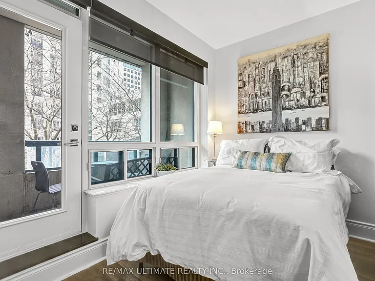 102 Bloor St W #605 — Photo 10