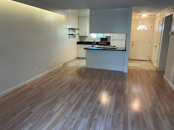 306 18th St, Pacific Grove, CA 93950