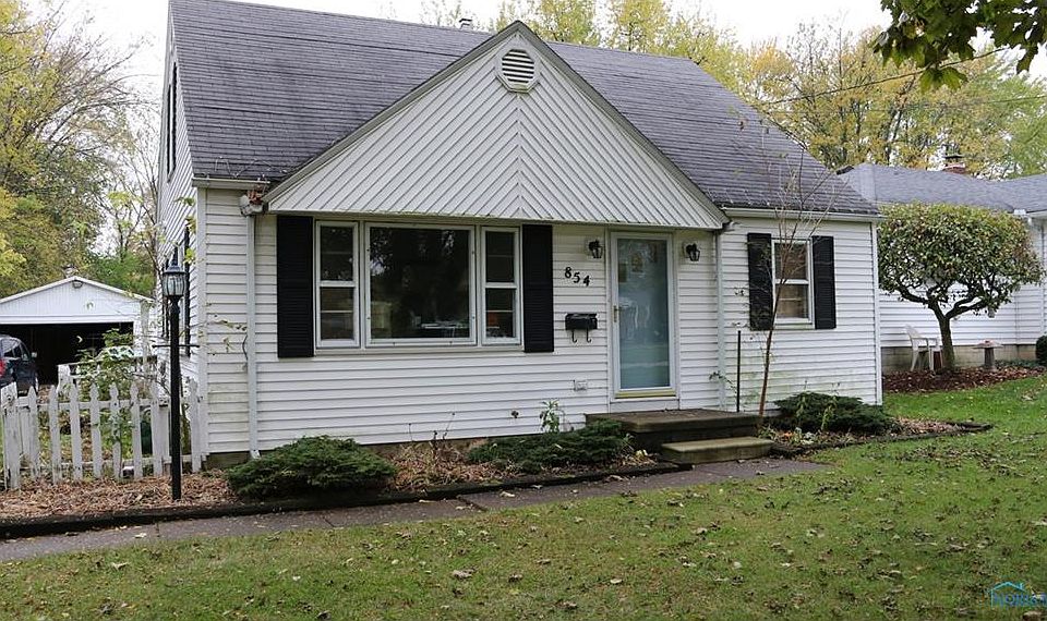 1st image of 854 Hickory St