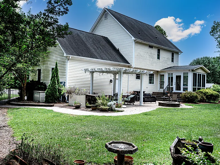 1004 Somerset Ct — Photo 8