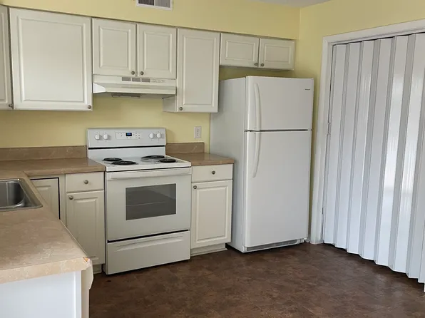 3748 W Stratford Rd, Virginia Beach, VA 23455