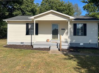 216 N McDonald St, Puryear, TN 38251